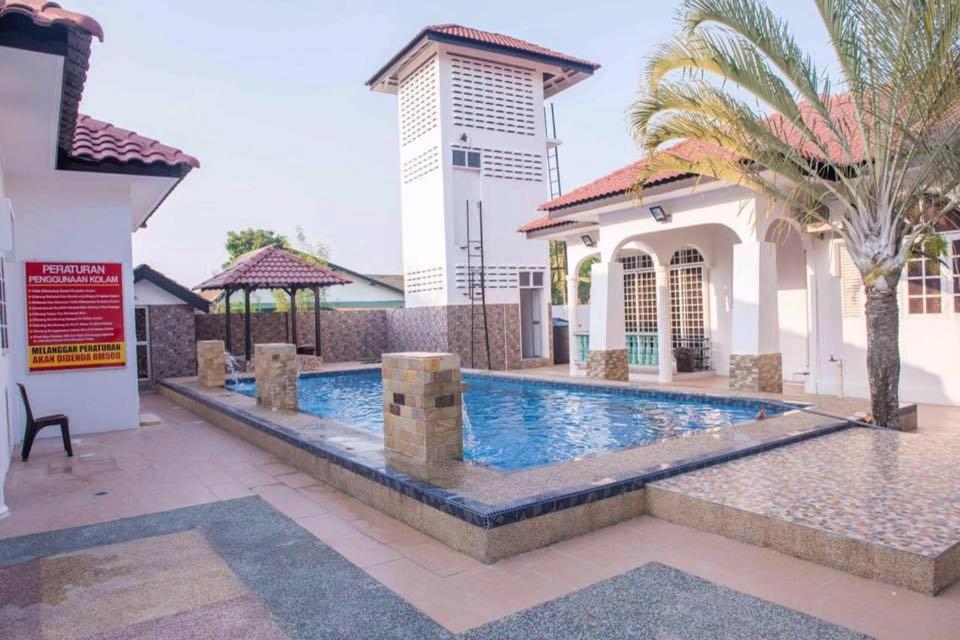 Wan Danisha Villa Inn Kota Bharu Exterior photo